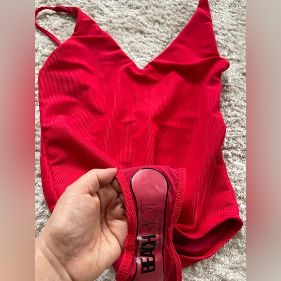 Beach Riot Reese Rib One-Piece Swimsuit - Picture 7 of 8